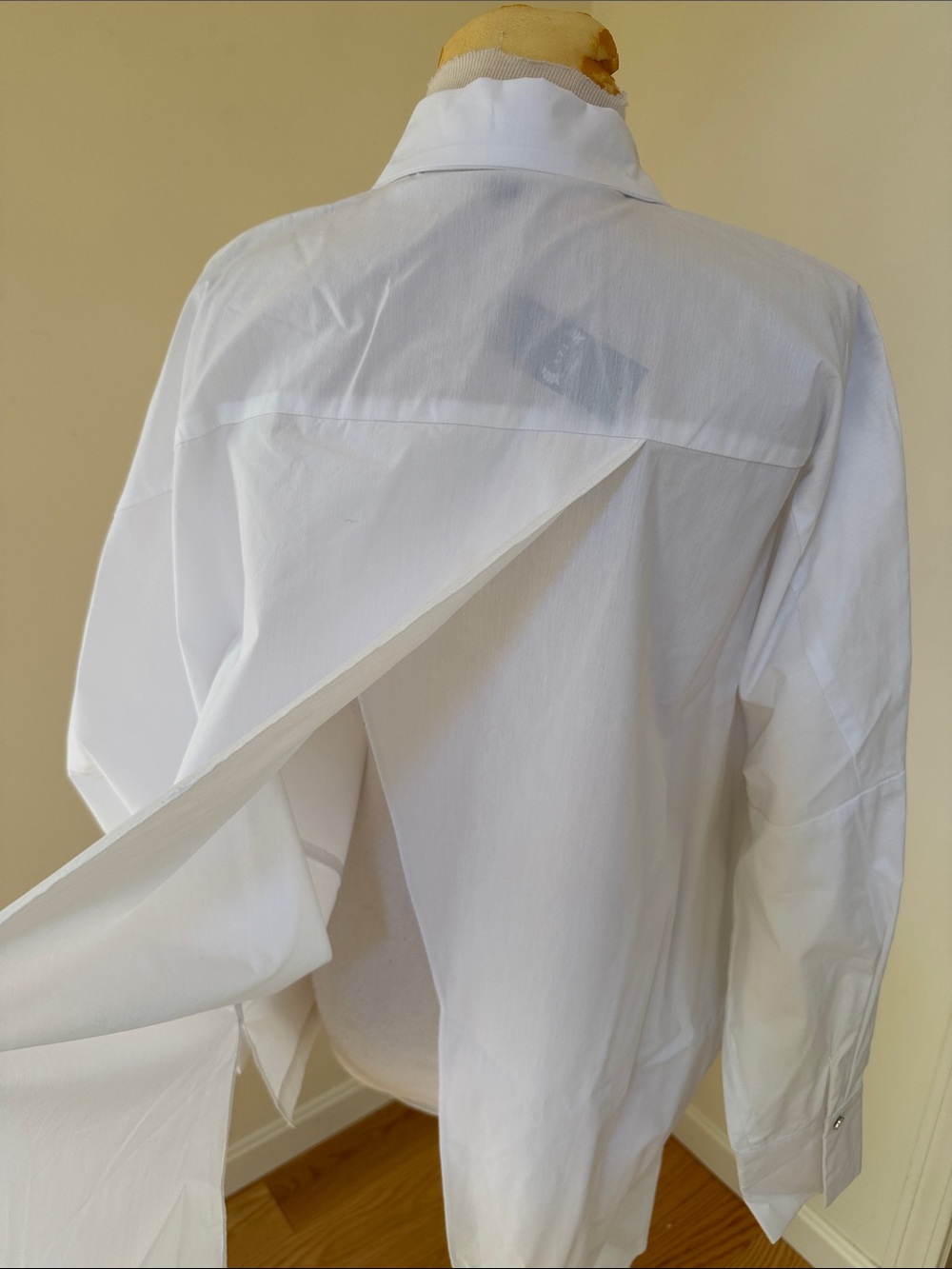 New! A.Z.I white large asymmetrical back crossover top. - Picture 5 of 10